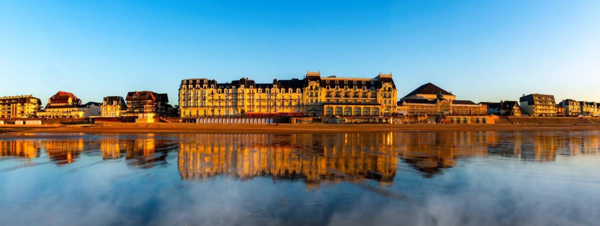 La Maison Du Pays D'Auge Troarn Экстерьер фото